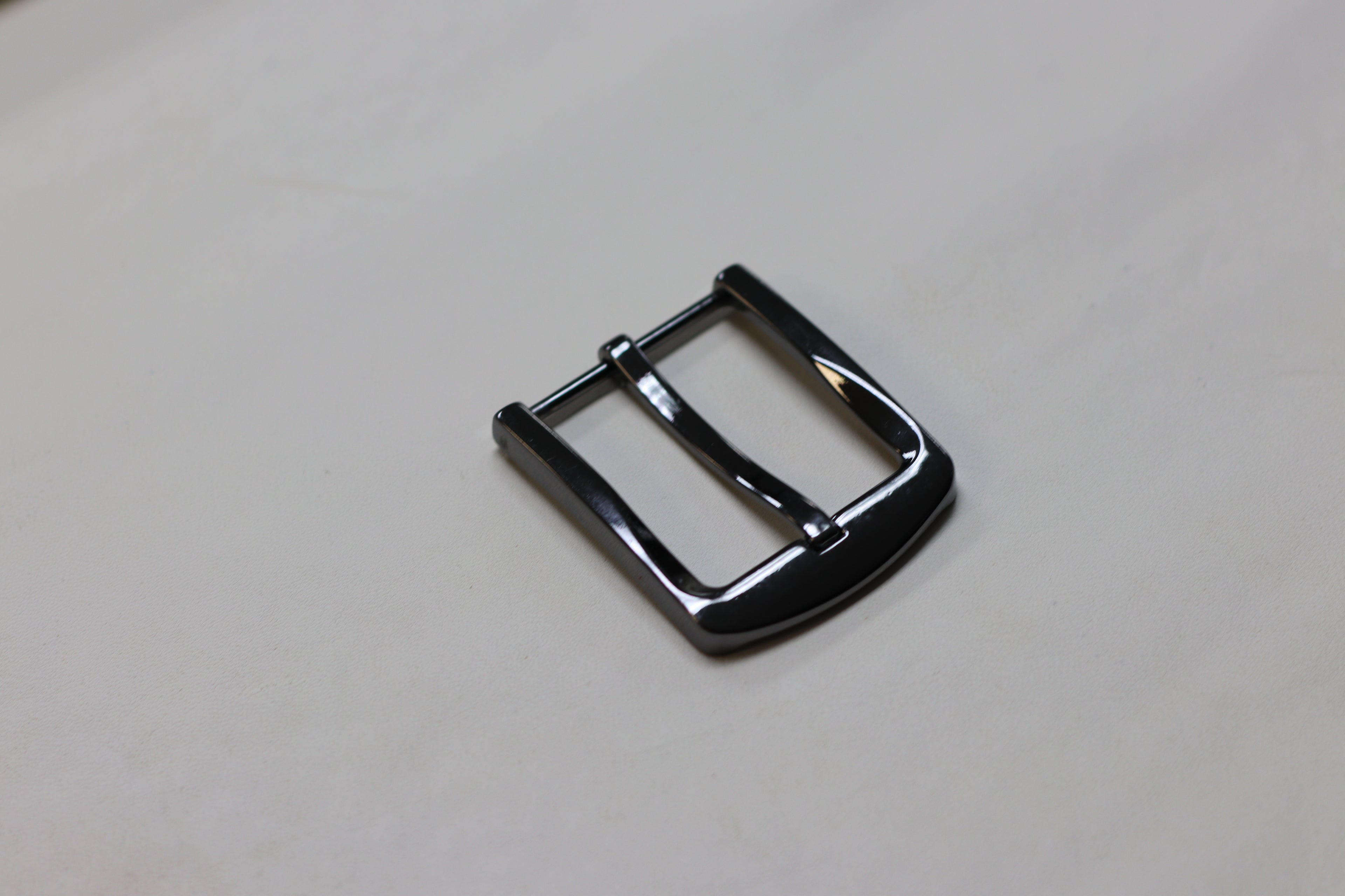 1-1/2" Metal Alloy Belt Buckle — Premium Hardware for Belt Making.