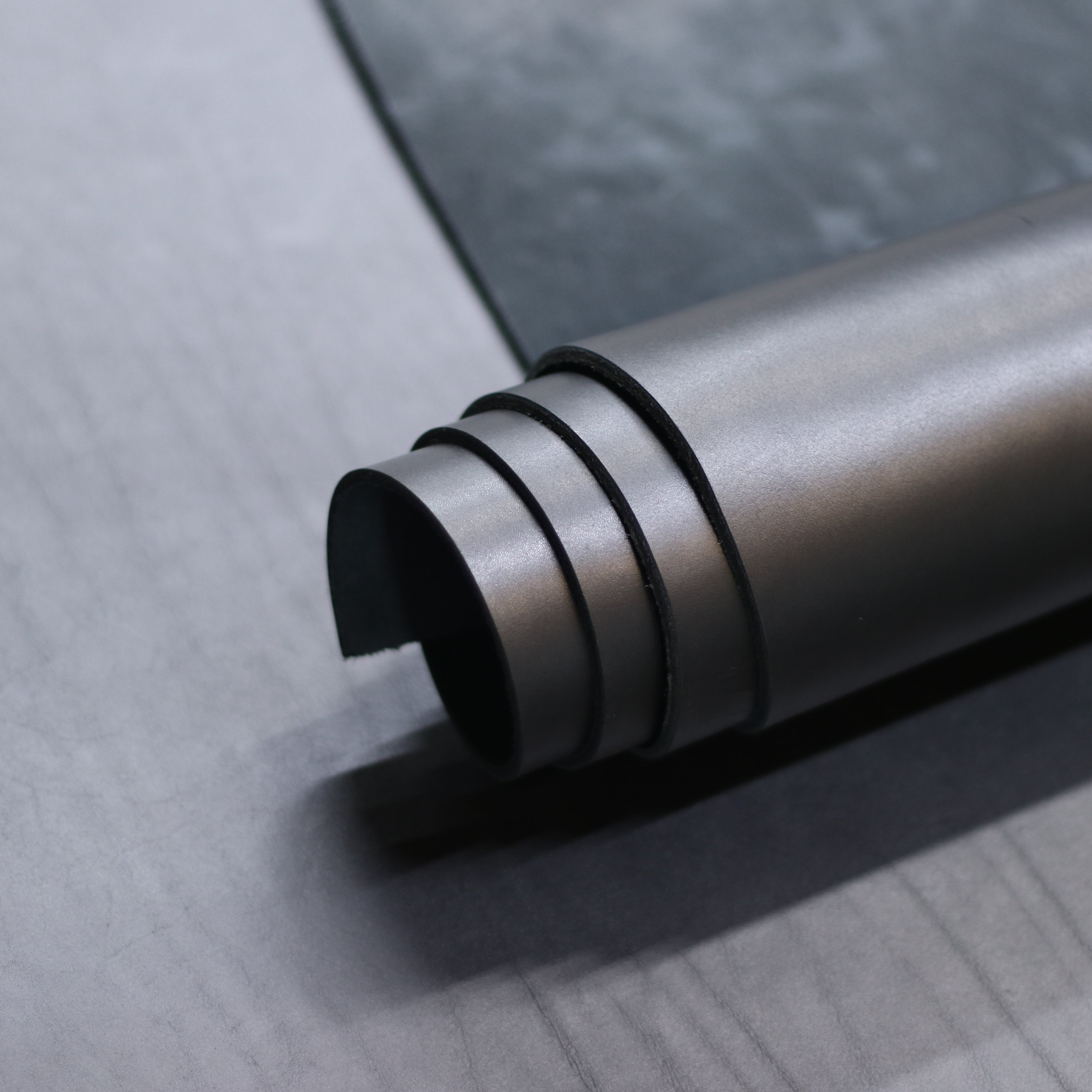 7/8oz. Ilgaz Db. Shoulders Vegetable-Tanned Black Leather by Sepici