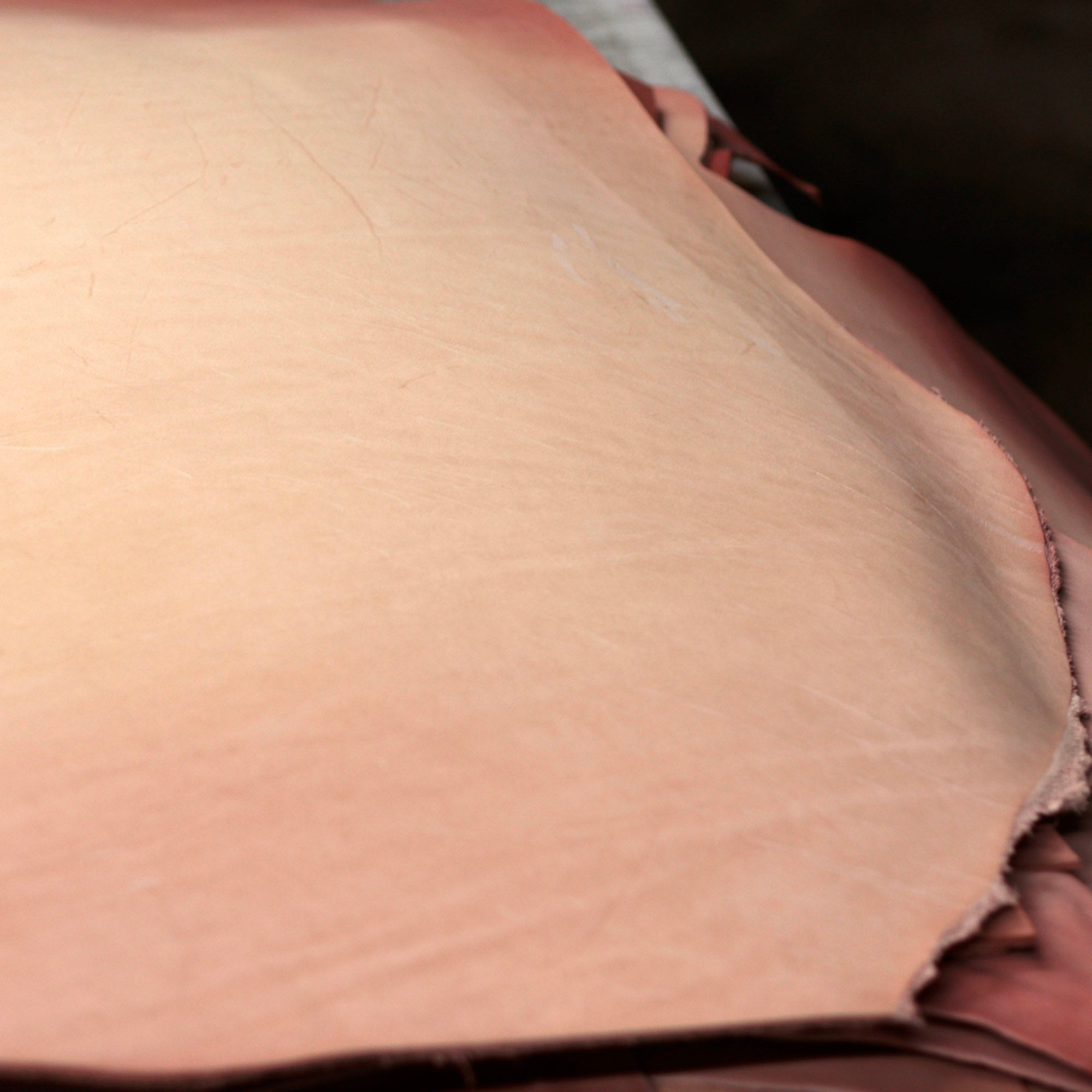 Shock Sale ⚡ 7/9 oz. Double Shoulders Craftsman Grade Veg-Tan Natural Tooling Leather