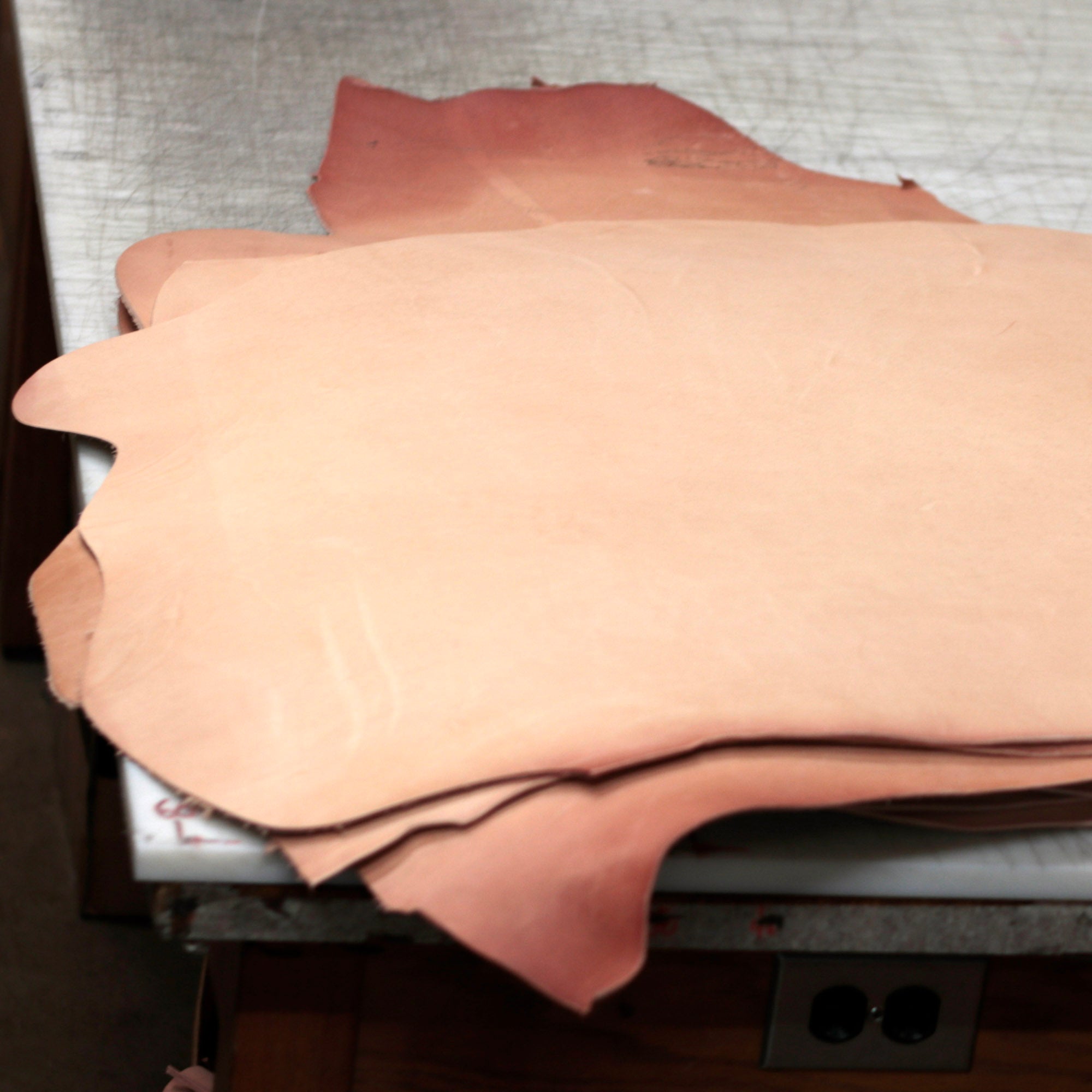 7-9 oz. Double Shoulders Craftsman Grade Veg-Tan Natural Tooling Leather - (Previously sold as Shock Sale)