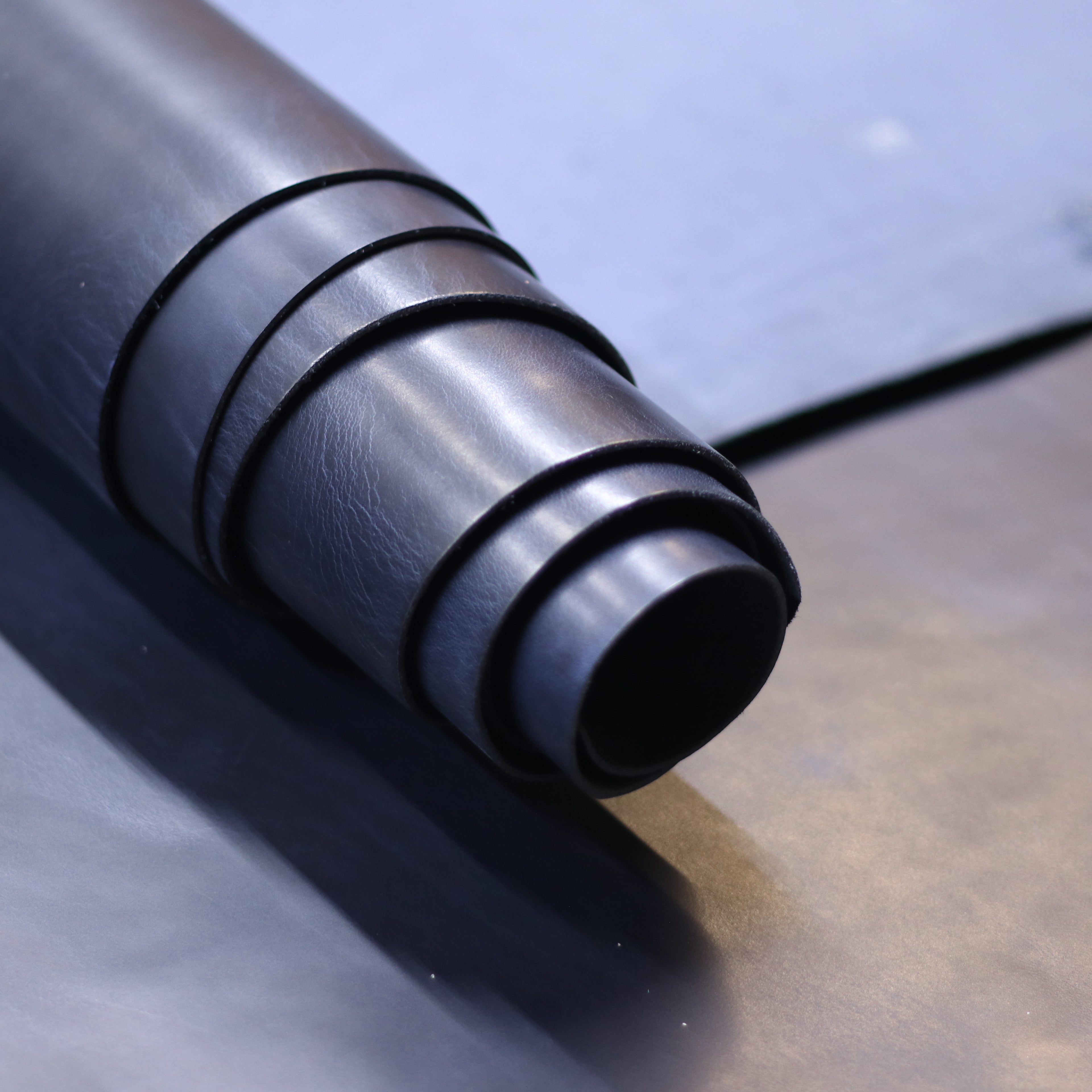 5/6oz. Spade Crazy, Navy Color, Vegetable-Tanned Leather by Sepici