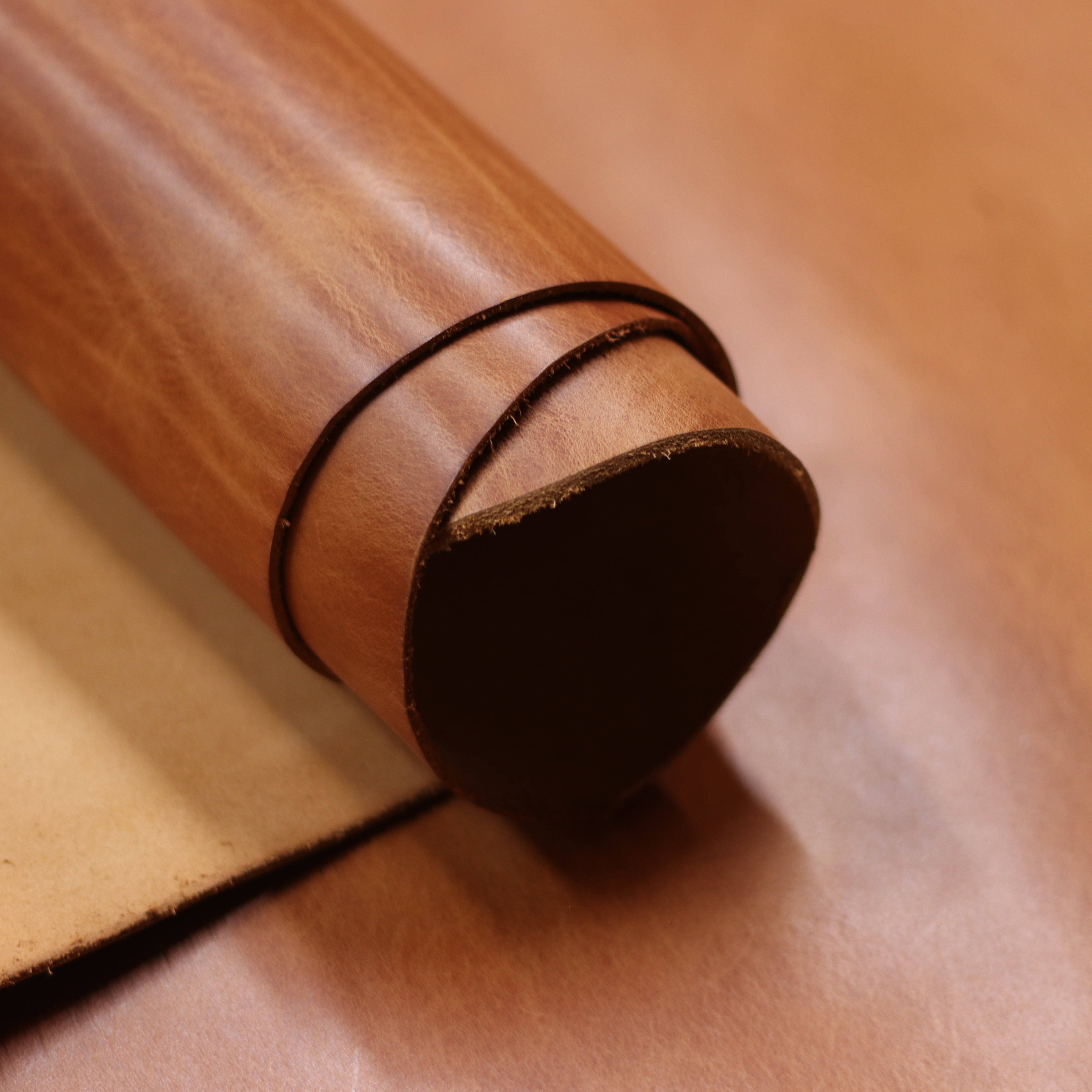 5/6oz. Spade Crazy, Tan Color, Vegetable-Tanned Leather by Sepici