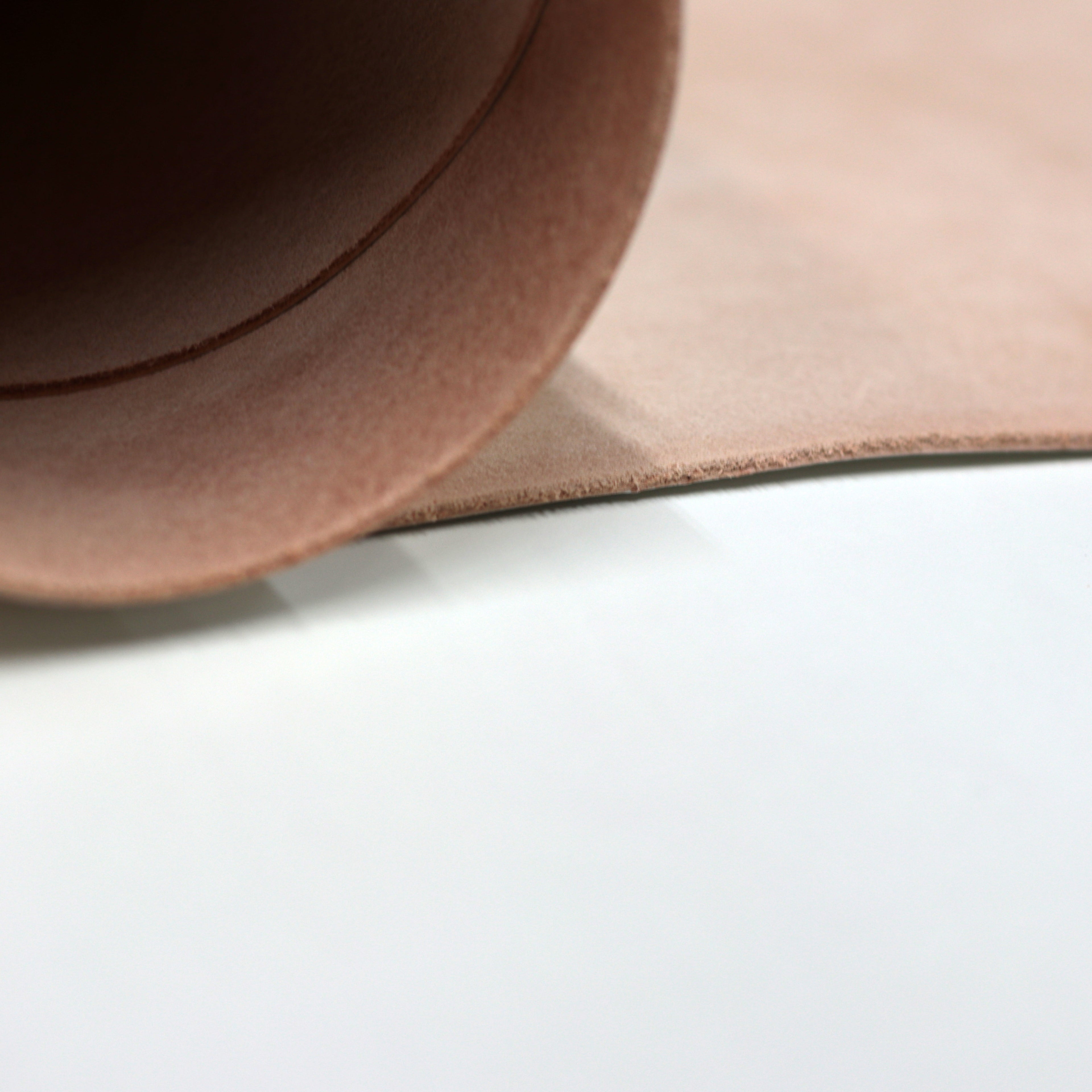 5/6oz. Peak - White Vegetable Tanned Leather