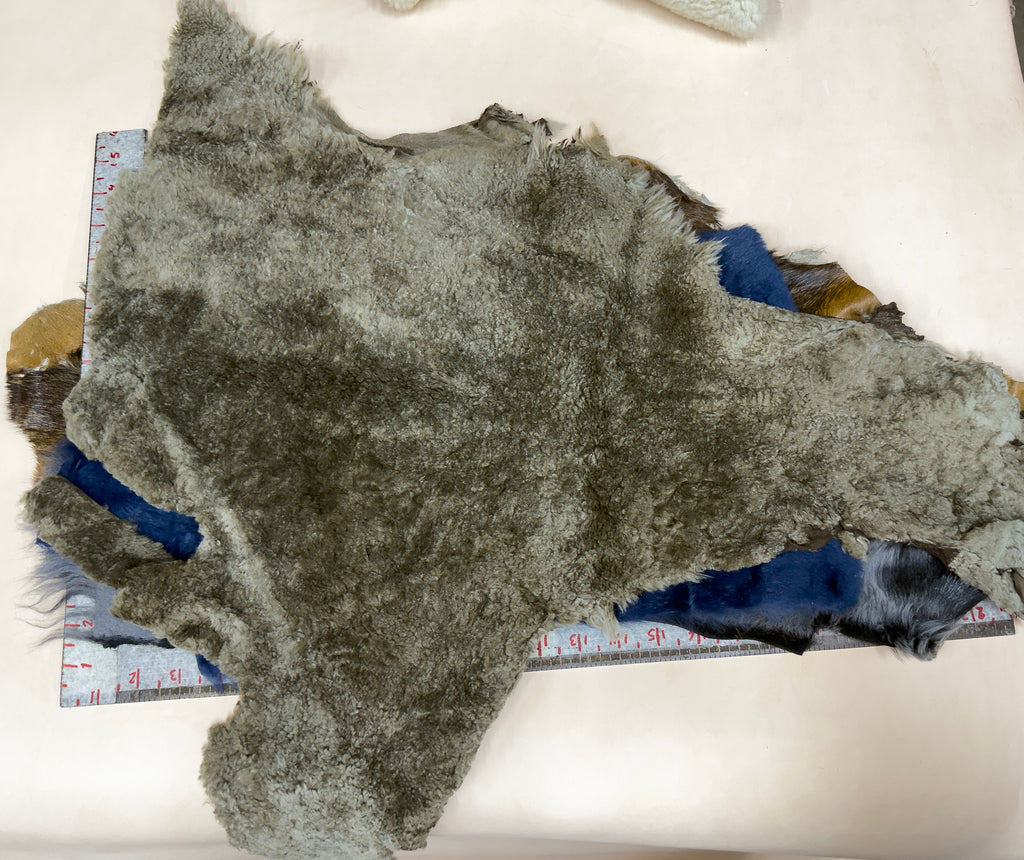 Small Livestock Fur Scrap Bundle - Mixed Colors (Lamb & Goat) Box No 3