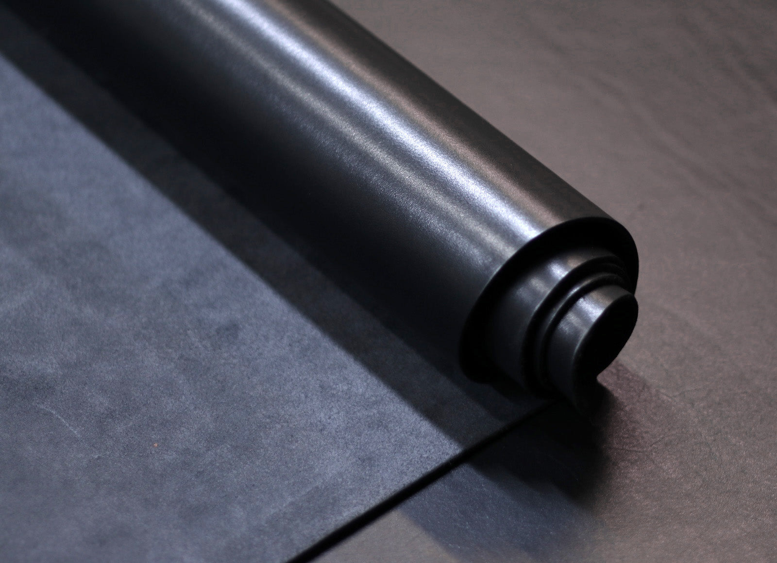 5/6oz. Spade, Black Color, Vegetable-Tanned Leather by Sepici