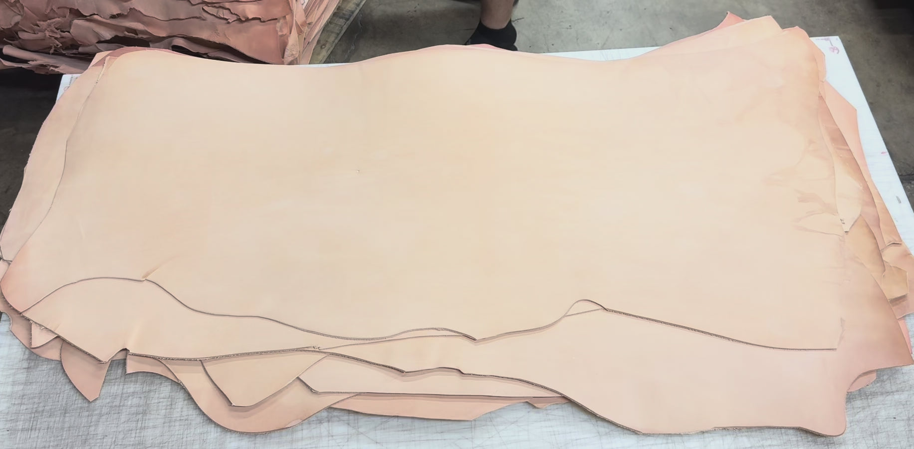 Shock Sale ⚡ 7/9 oz. Double Shoulders Craftsman Grade Veg-Tan Natural Tooling Leather