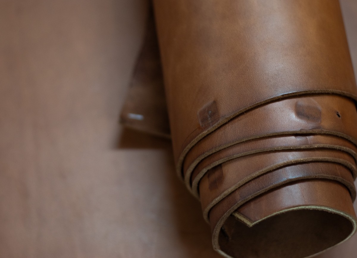 8/10 oz. English Bridle Leather, Saddle Brown, Side - Wickett and Craig